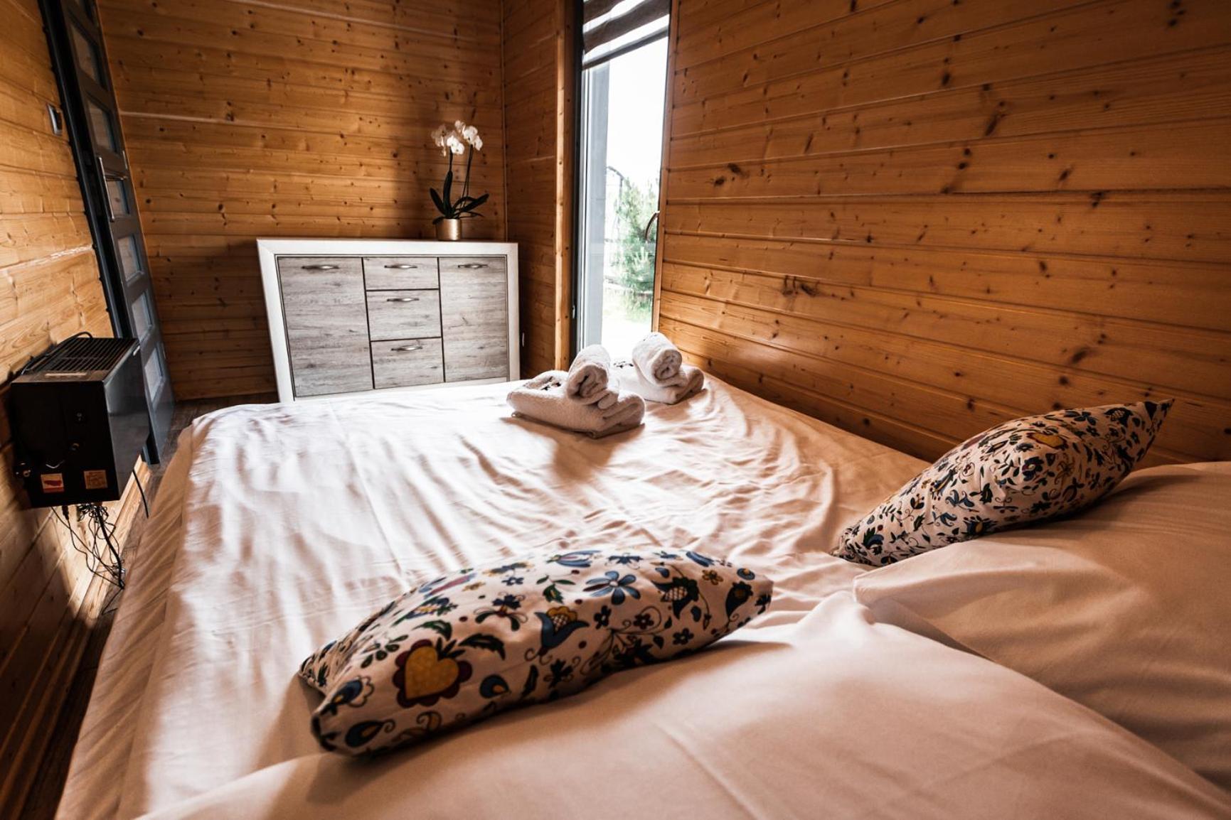 Osada Skoczkowo Komfortowe Domki Z Jacuzzi Nad Jeziorem- Sauna- Balia- Prywatny Staw Wedkarski Podiazy Dış mekan fotoğraf